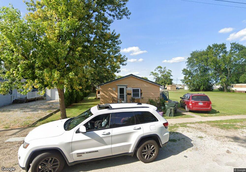 906 E Overton St, Tuscola, IL 61953 - photo 1