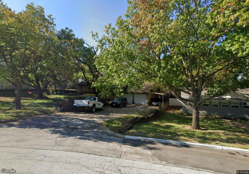 525 NE 4th St, Grand Prairie, TX 75050 - photo 1