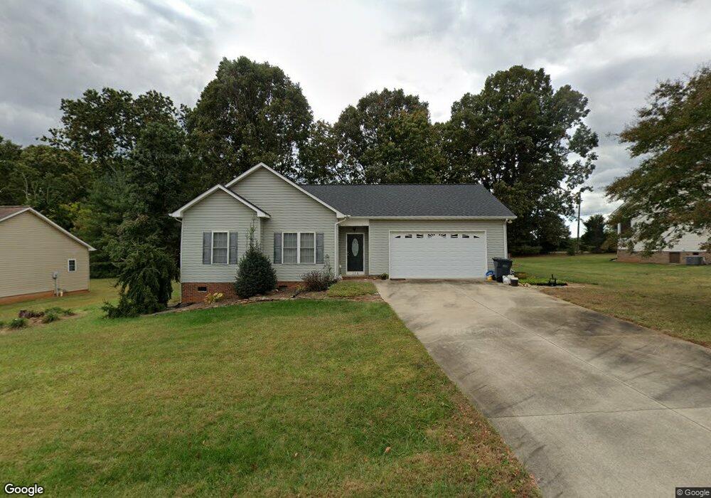 116 Glen Cross Dr, Statesville, NC 28625 - photo 1