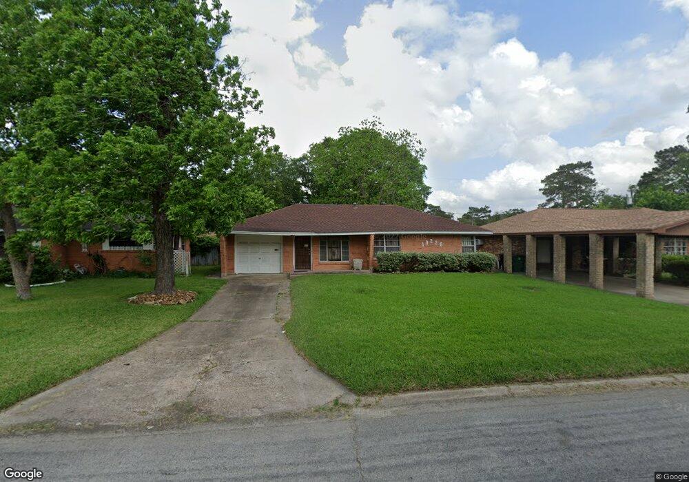 10226 Hollyglen Dr, Houston, TX 77016 - photo 1