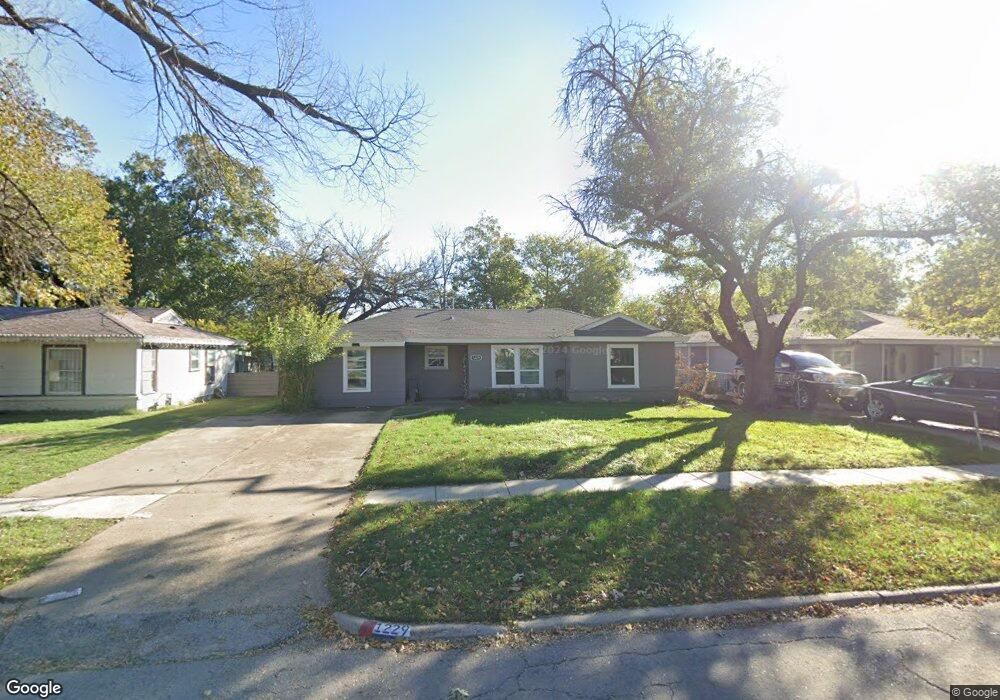 1229 Clarice St, Grand Prairie, TX 75051 - photo 1