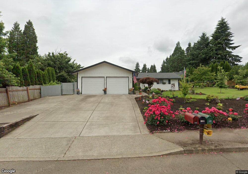 1095 N Oak St, Canby, OR 97013 - photo 1