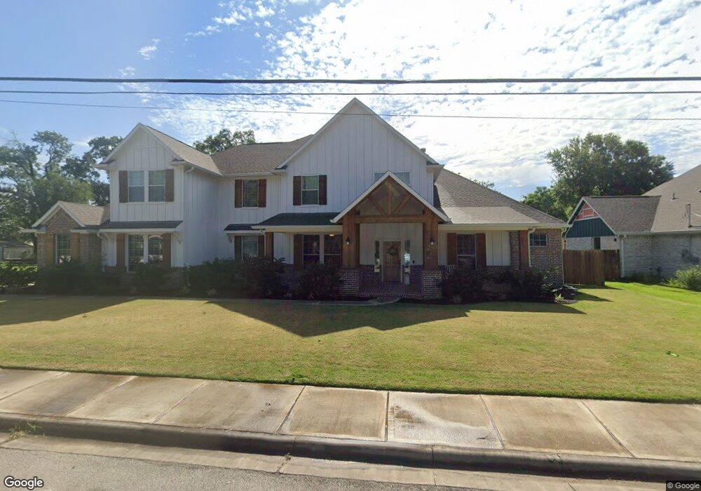 419 Baker Dr, Tomball, TX 77375 - photo 1