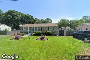 24 Sundance St, Warwick, RI 02886