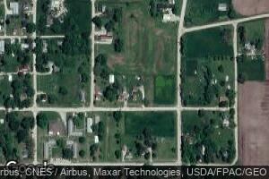 402 E 4th St, Delta, IA 52550