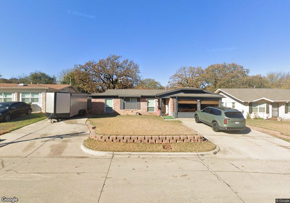 945 Jerry Ln, Bedford, TX 76022 - photo 1