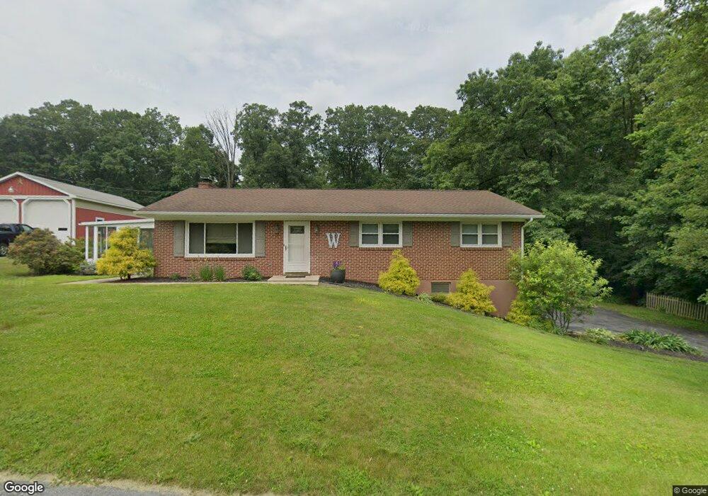 1009 Hamilton Dr, Chambersburg, PA 17202 - photo 1