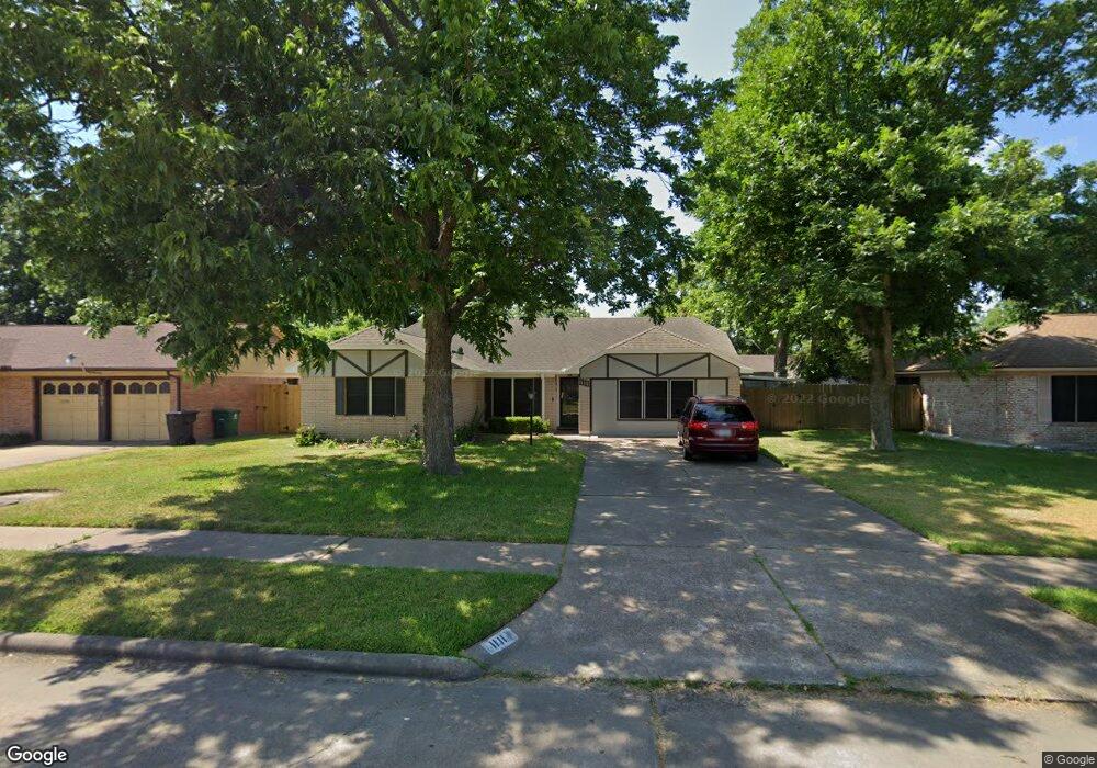 1111 Twin Falls Rd, Houston, TX 77088 - photo 1