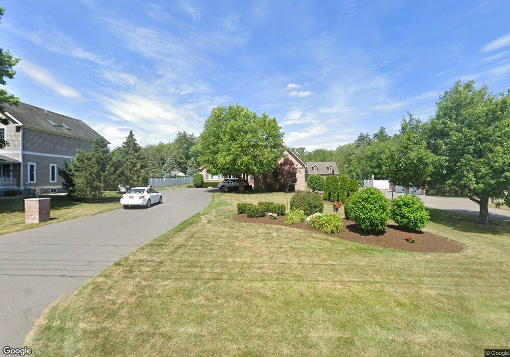 579 Pearse Rd, Schenectady, NY 12309 - photo 1