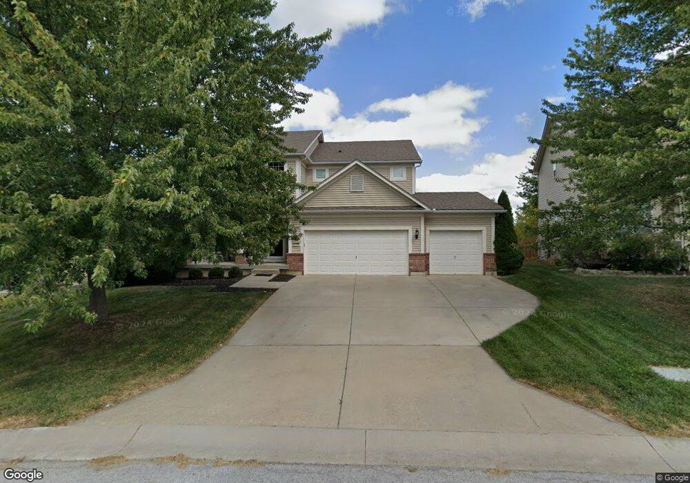 1224 SW Sapperton Rd, Raymore, MO 64083 - photo 1