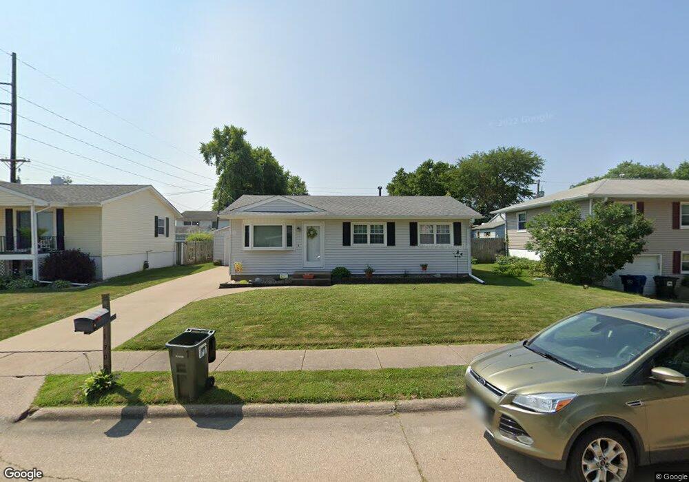 1709 W 69th St, Davenport, IA 52806 - photo 1