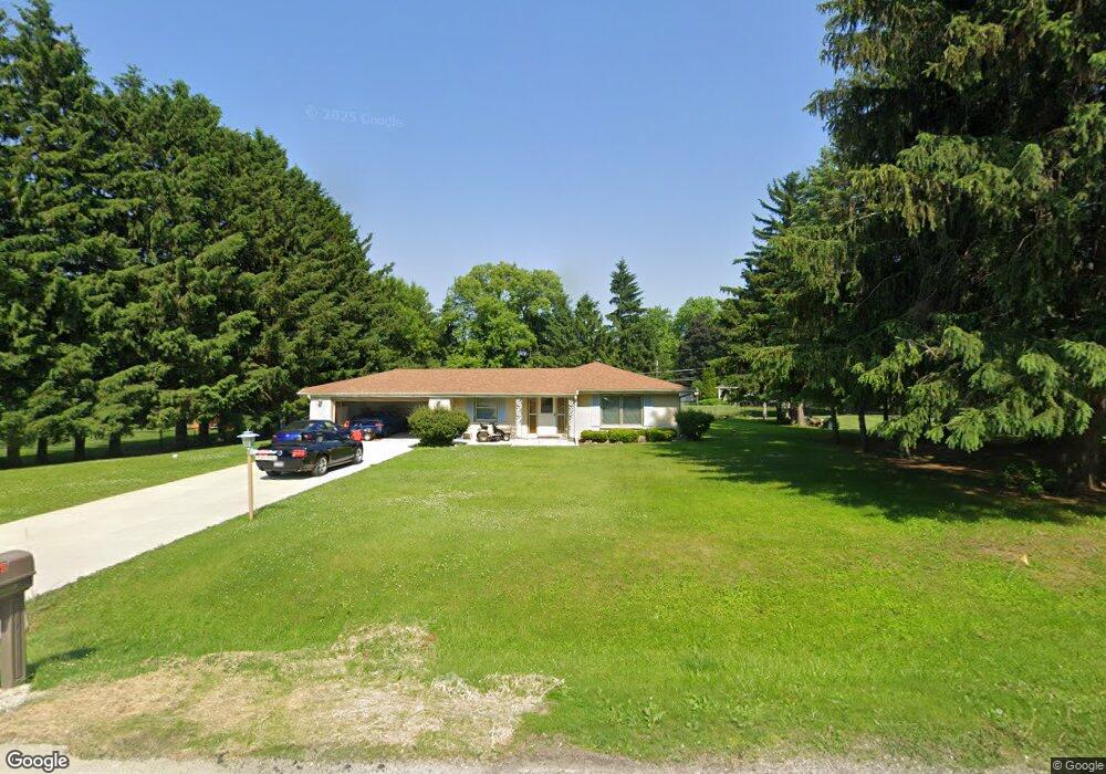 W225N146 Lexington Dr, Waukesha, WI 53186 - photo 1