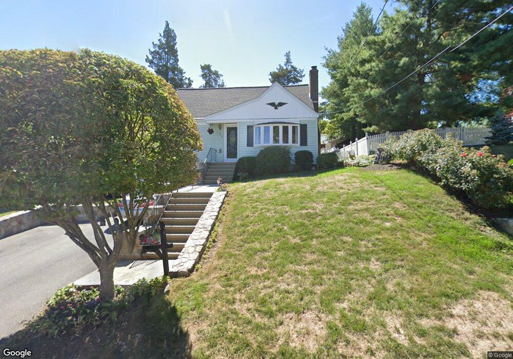 142 Virginia Rd, Waltham, MA 02453 - photo 1