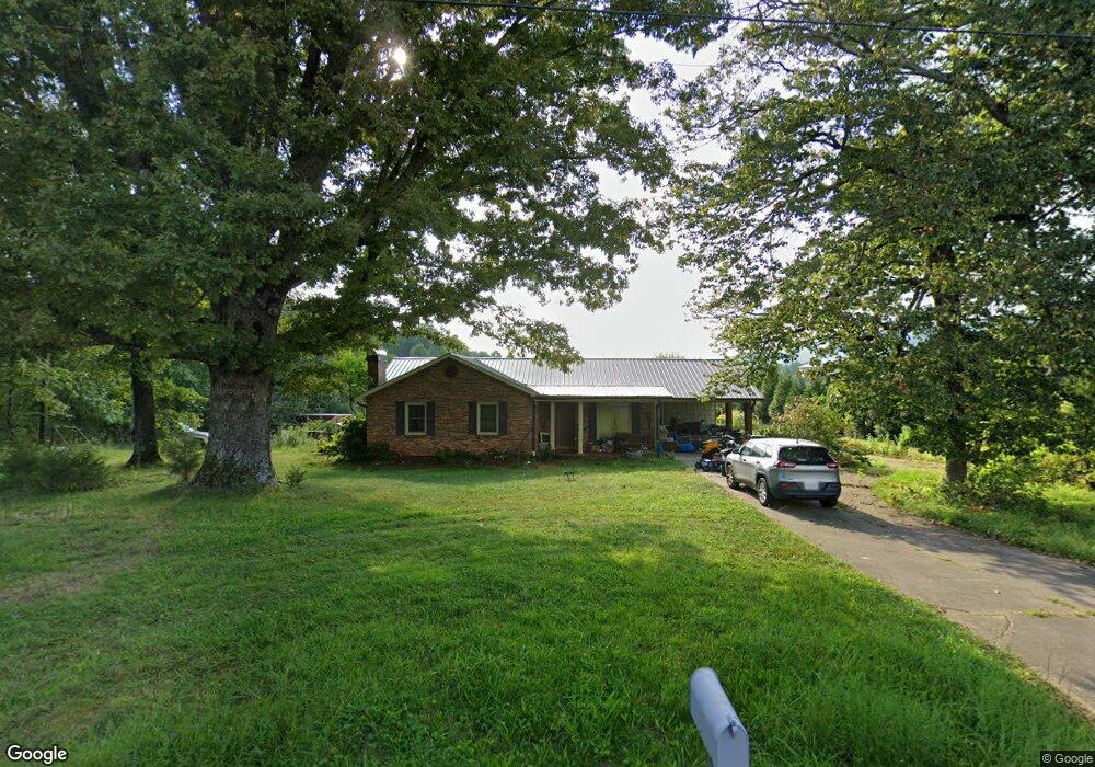 831 Shingle Gap Rd, Purlear, NC 28665 - photo 1