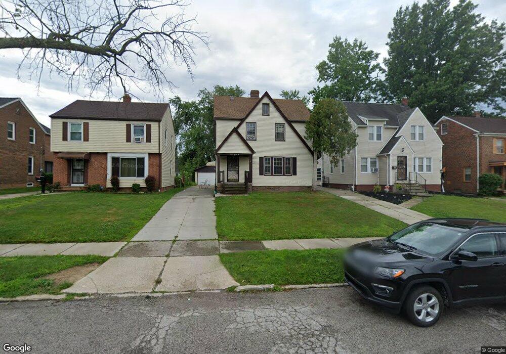 21104 Clare Ave, Maple Heights, OH 44137 - photo 1