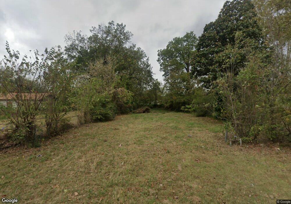 608 N Muskogee Ave, Okmulgee, OK 74447 - photo 1