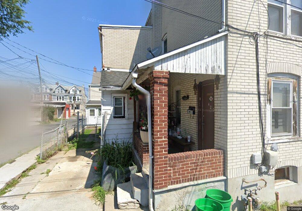 425 W Carrott St, Allentown, PA 18102 - photo 1