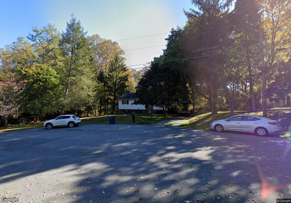 5805 Lakeview Dr, Sykesville, MD 21784 - photo 1