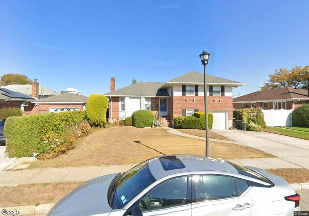 3833 Jacqueline St, Bethpage, NY 11714 - photo 1