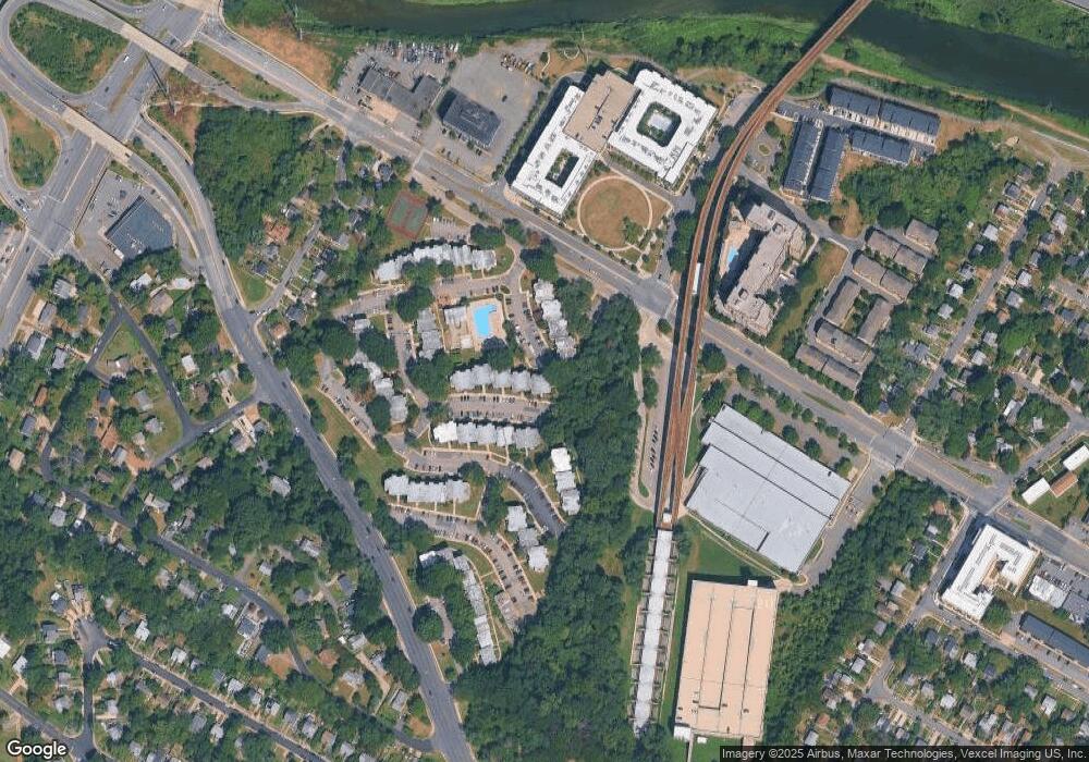 5709 Indian Ct, Alexandria, VA 22303 - photo 1