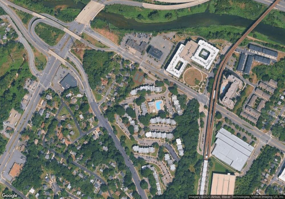 5711 Indian Dr unit 189, Alexandria, VA 22303 - photo 1