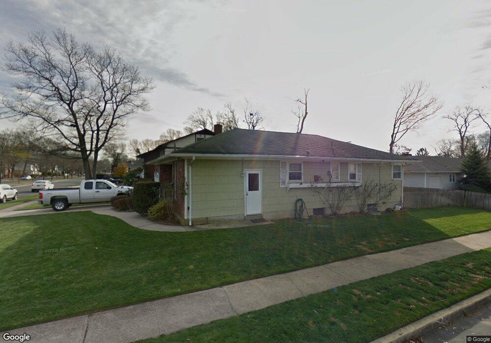 297 Deauville Blvd, Copiague, NY 11726 - photo 1