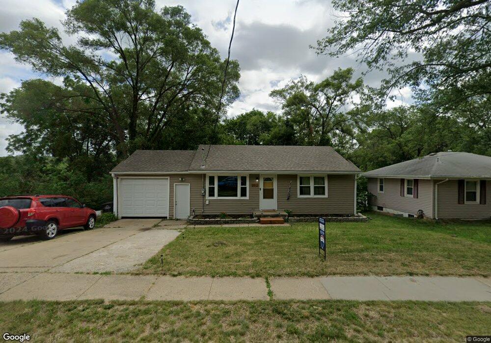 2913 South Union St, Des Moines, IA 50315 - photo 1
