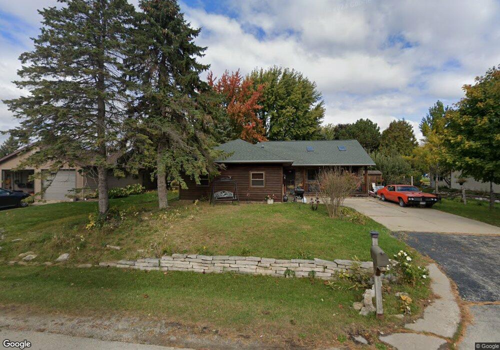 3010 W Parkridge Ave, Appleton, WI 54914 - photo 1