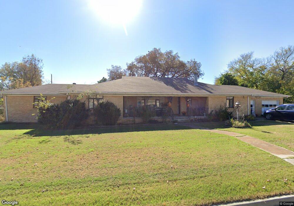 924 Davis St NW, Ardmore, OK 73401 - photo 1