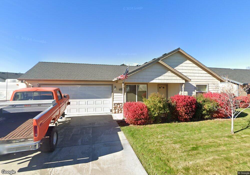 2147 NE 6th St, Redmond, OR 97756 - photo 1