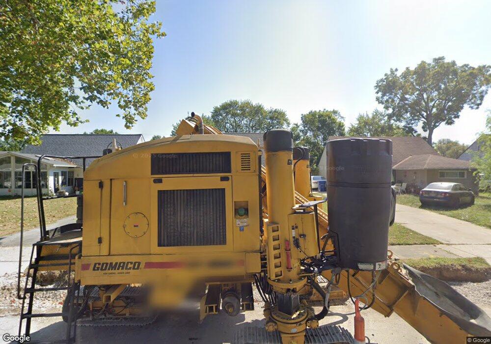 476 Virginia Cir W, Columbus, OH 43213 - photo 1