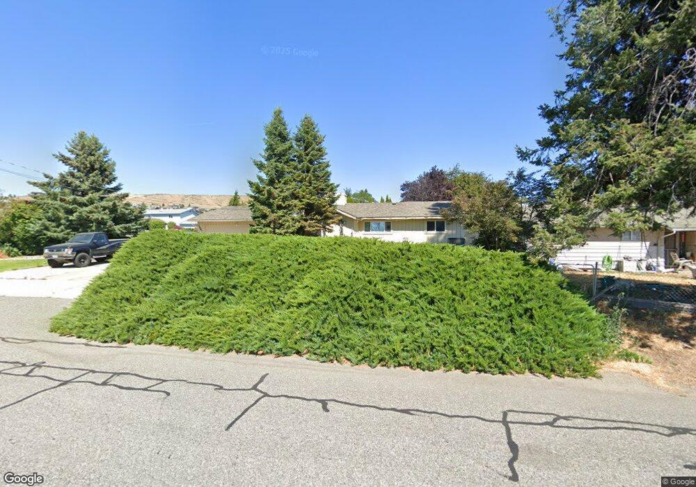 1361 N Fairmont Ave, East Wenatchee, WA 98802 - photo 1