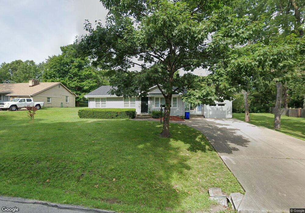 5828 Long Ave, Shawnee, KS 66216 - photo 1