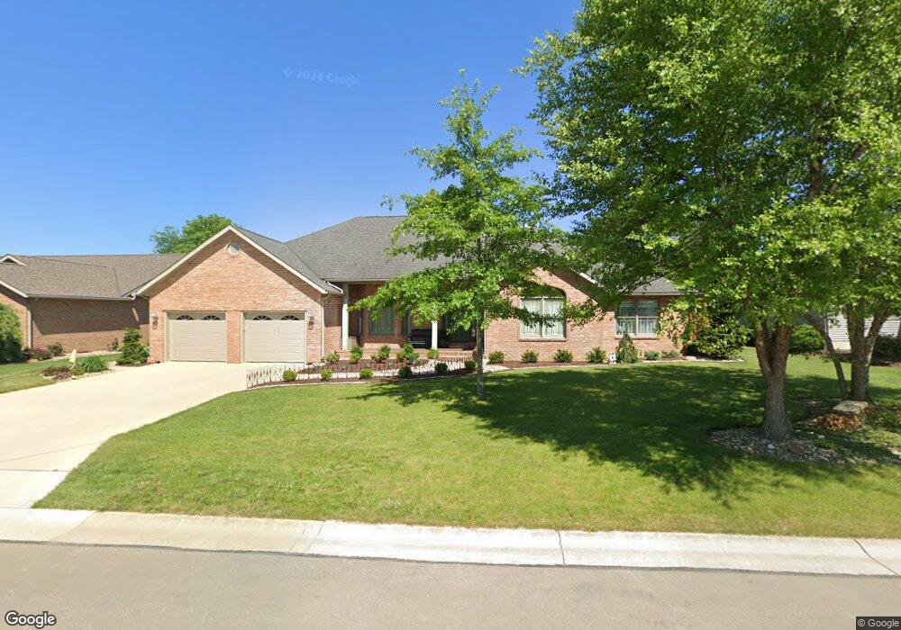 1122 Hillcrest Dr, Bucyrus, OH 44820 - photo 1