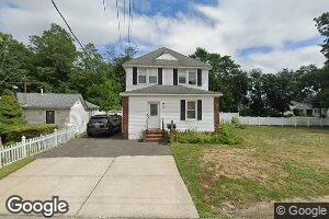 825 County Line Rd, Amityville, NY 11701