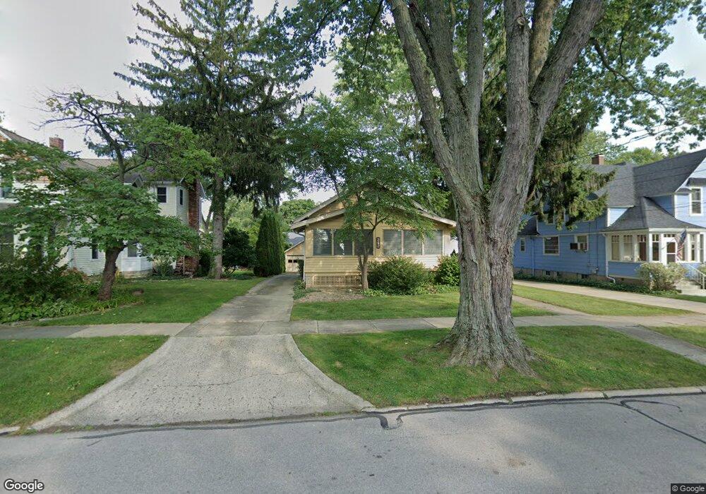 242 N Lincoln St, Batavia, IL 60510 - photo 1