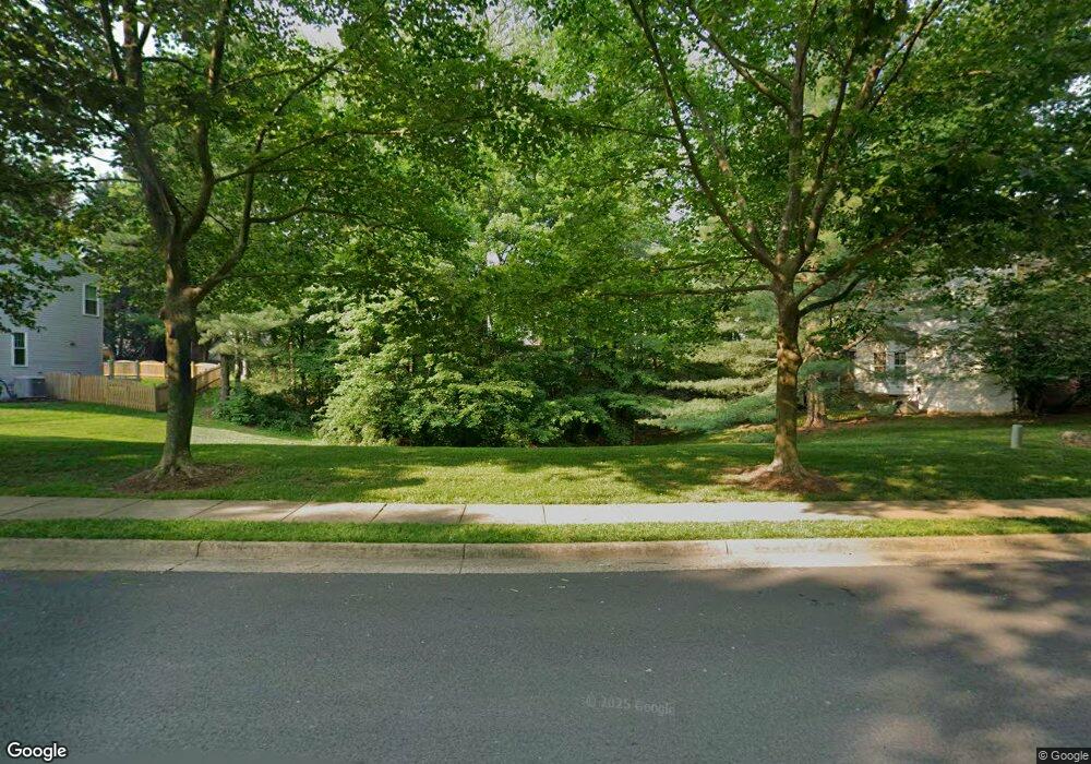 5813 Fincastle Dr, Manassas, VA 20112 - photo 1