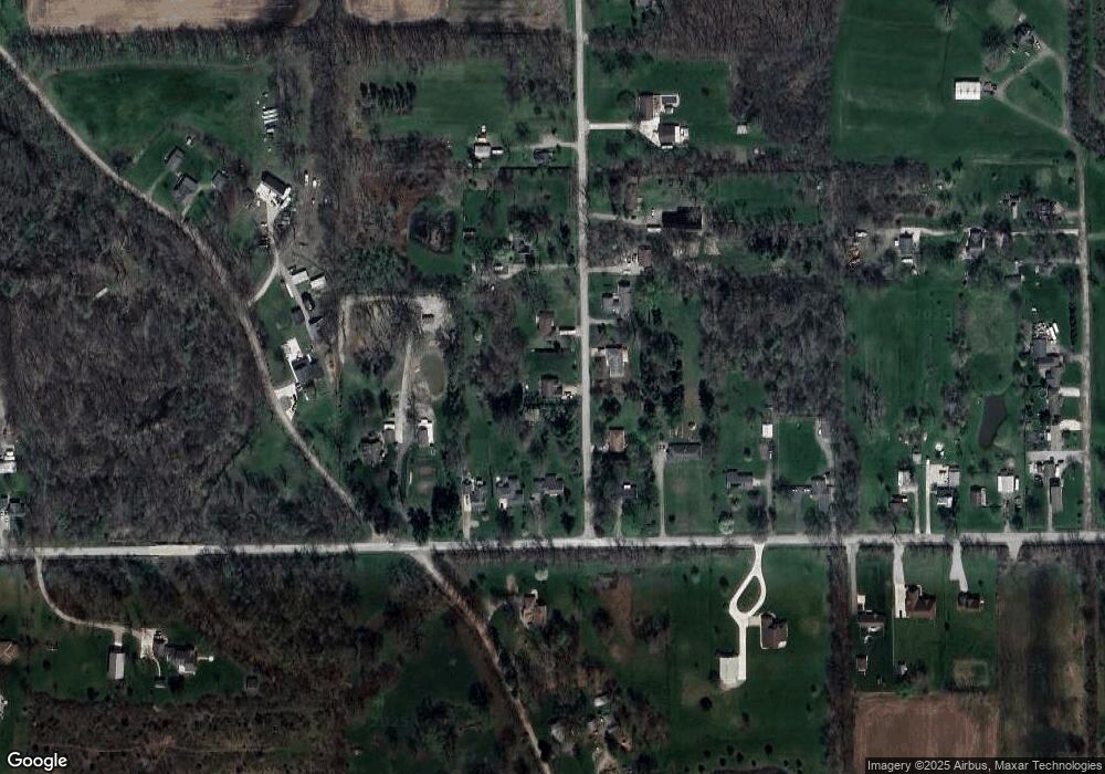 12061 Wilson Dr, Carleton, MI 48117 - photo 1