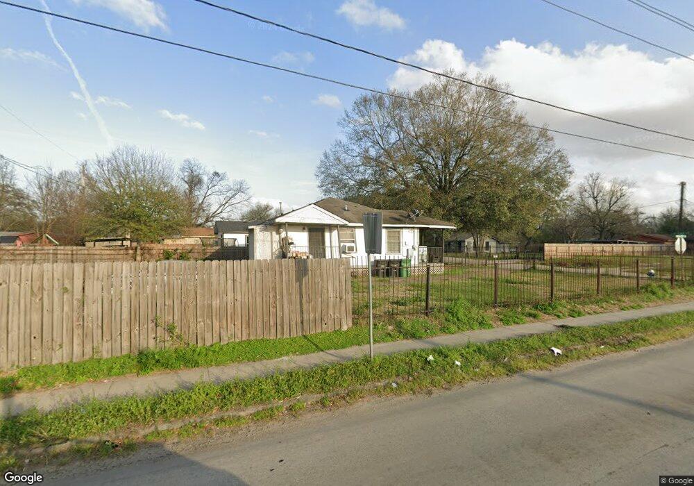 1094 Saint Clair St, Houston, TX 77088 - photo 1