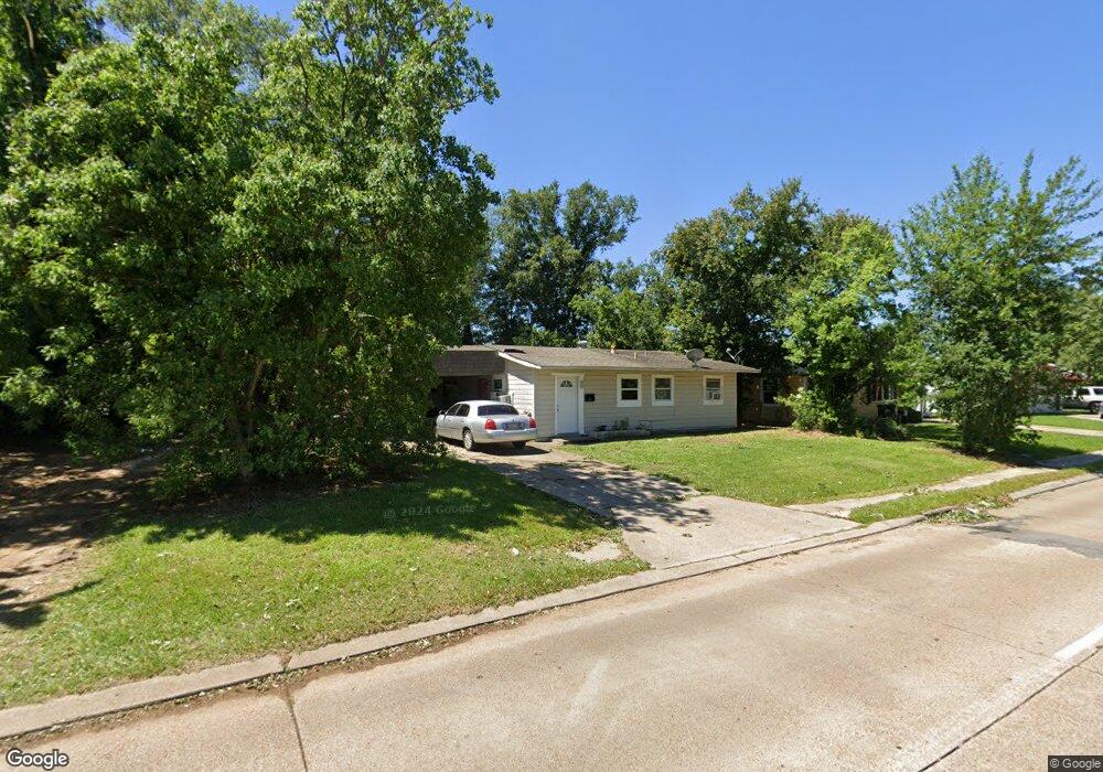 2422 E Prien Lake Rd, Lake Charles, LA 70601 - photo 1