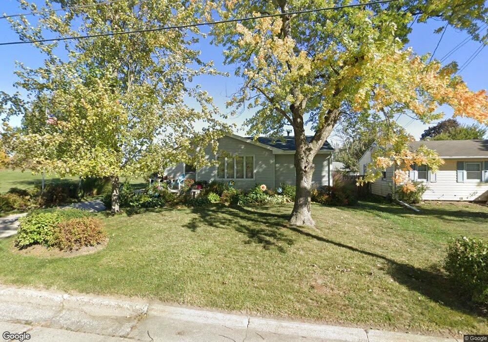 906 E 12th Street Place N, Newton, IA 50208 - photo 1