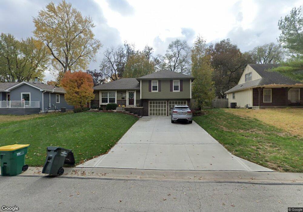 11313 W 49th St, Shawnee, KS 66203 - photo 1