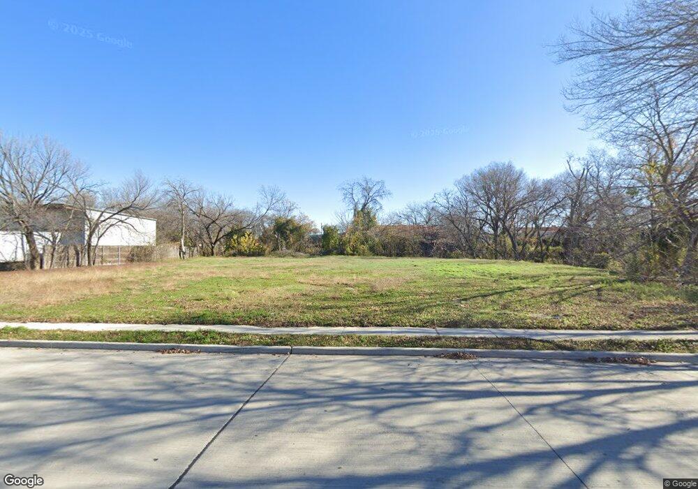 206 NE 5th St, Grand Prairie, TX 75050 - photo 1