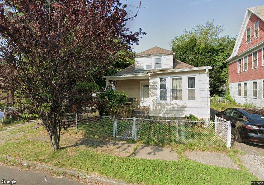 32 Yarrington Ct, Bridgeport, CT 06607 - photo 1