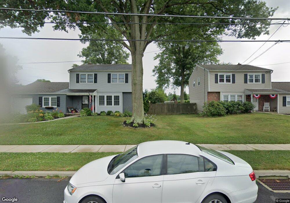 53 Winding Way W, Morrisville, PA 19067 - photo 1