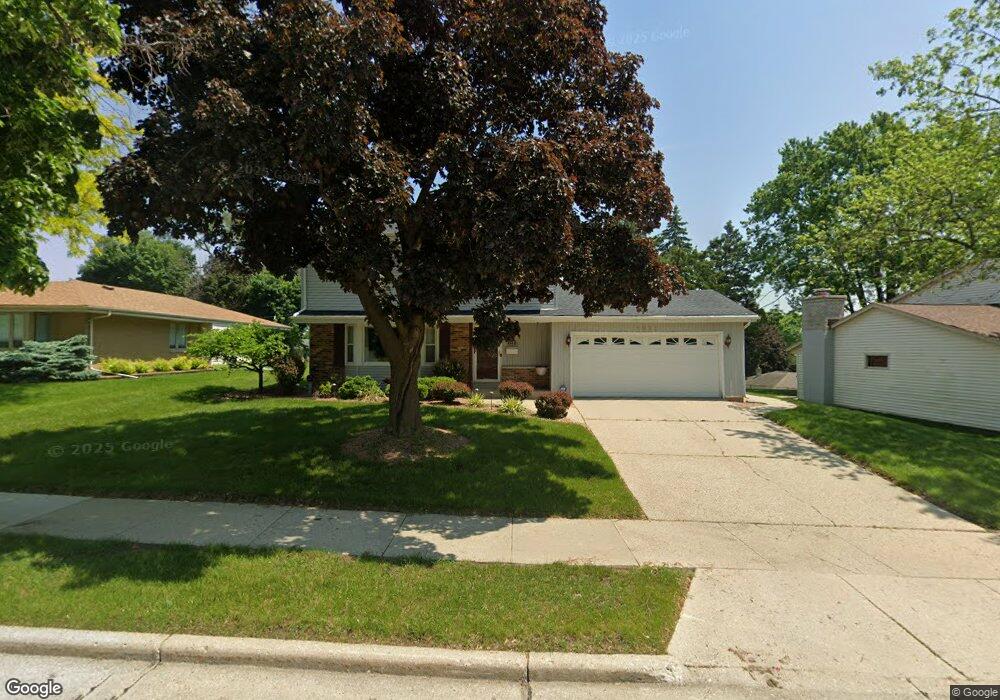 1931 Manhattan Dr, Waukesha, WI 53186 - photo 1