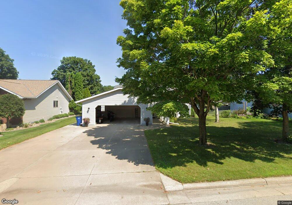 1217 Poplar St, La Crescent, MN 55947 - photo 1