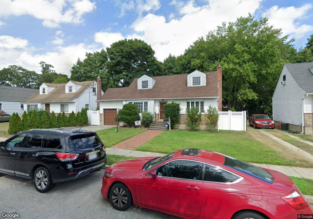 1092 Lehman Rd, West Hempstead, NY 11552 - photo 1