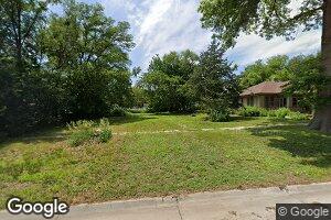 513 N 7th St, Wymore, NE 68466