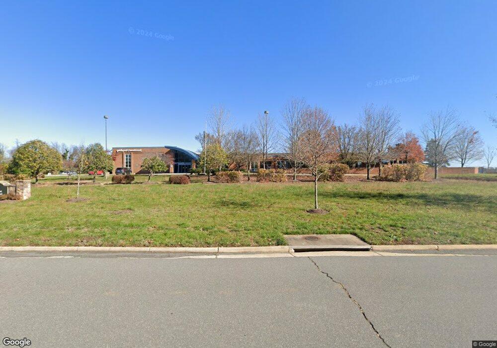 24328 Marrwood Dr, Aldie, VA 20105 - photo 1